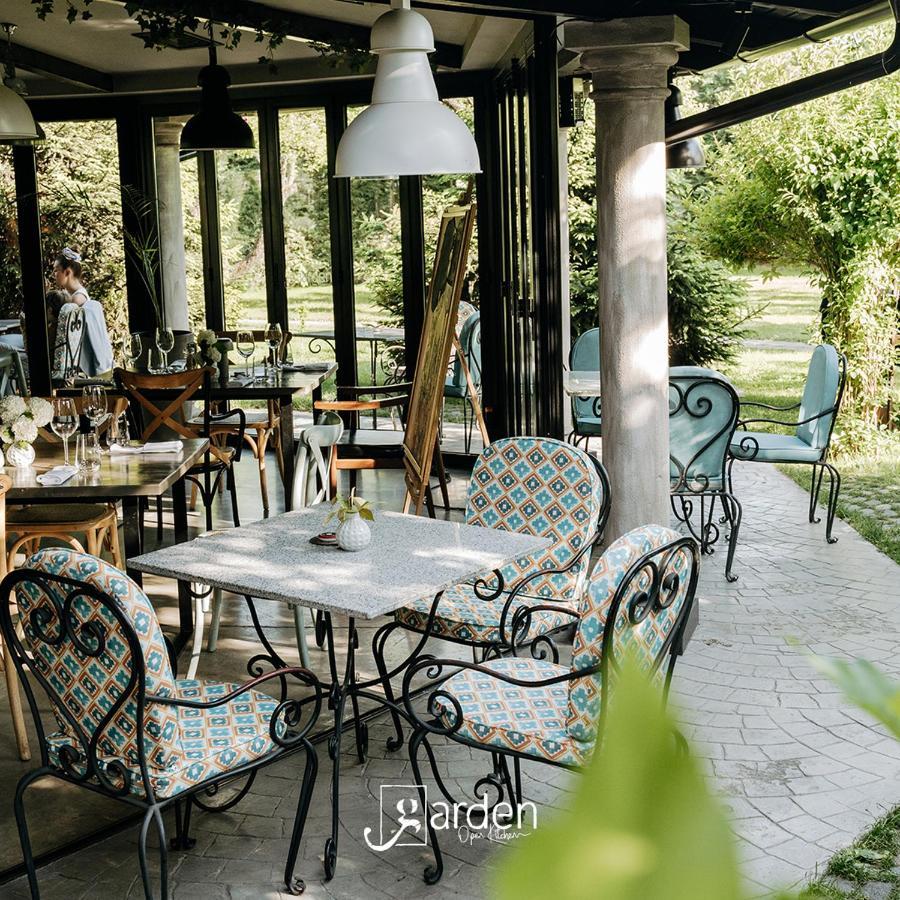 Hotel Garden Pristina Extérieur photo
